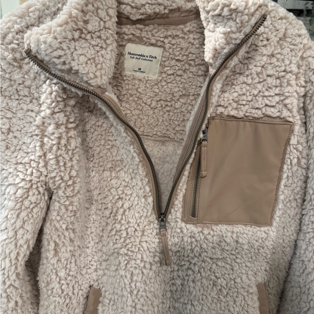 Abercrombie & Fitch Cream Sherpa Pullover - Picture 2 of 5